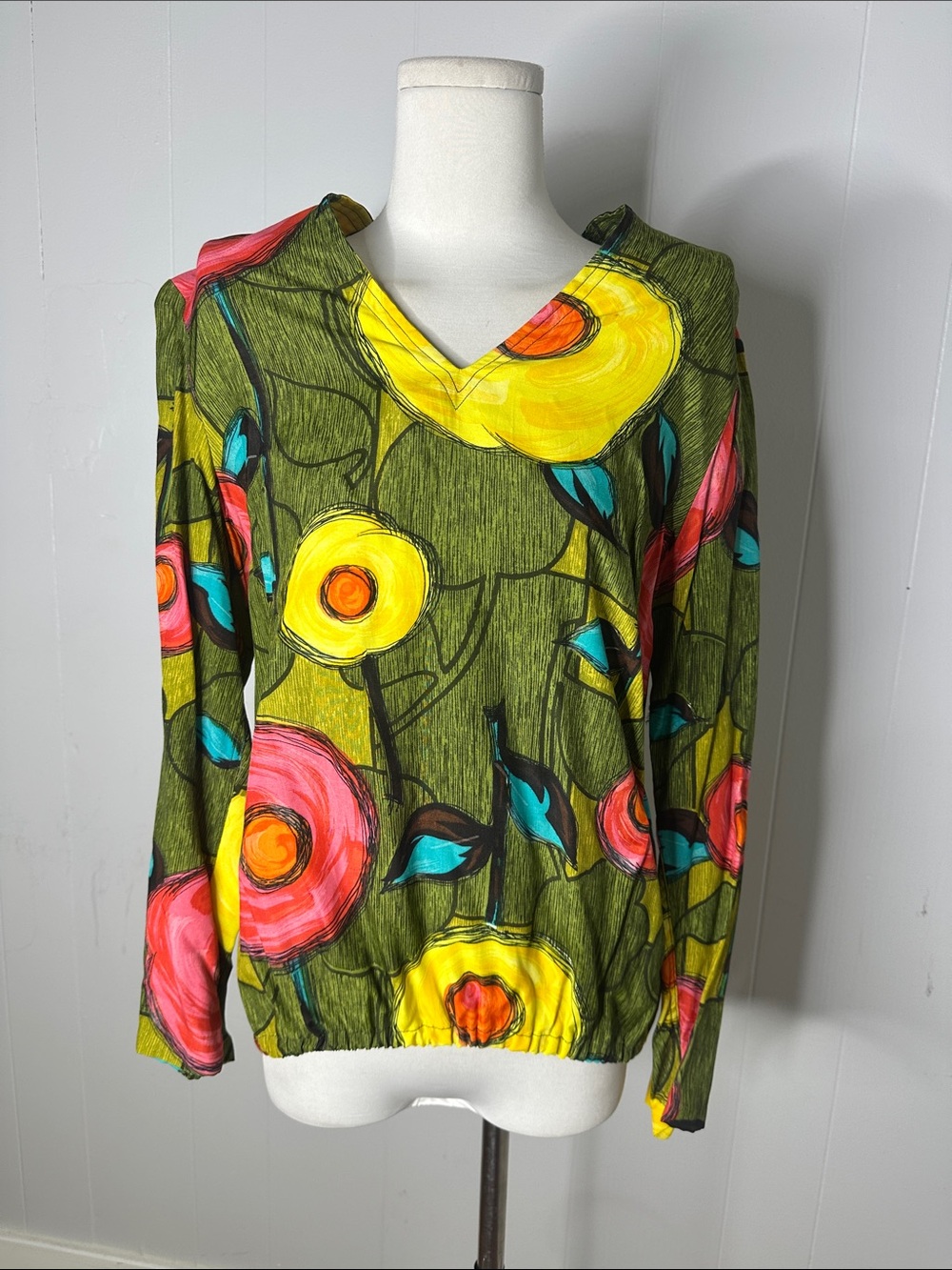 Vintage 60s Groovy Trippy Floral Long Sleeve Blouse